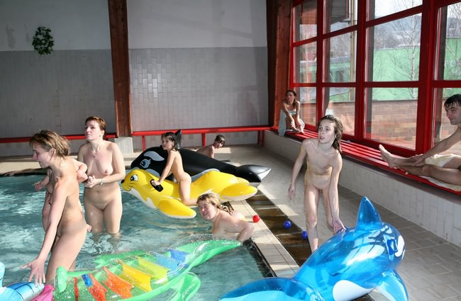 Hotel for nudists photo